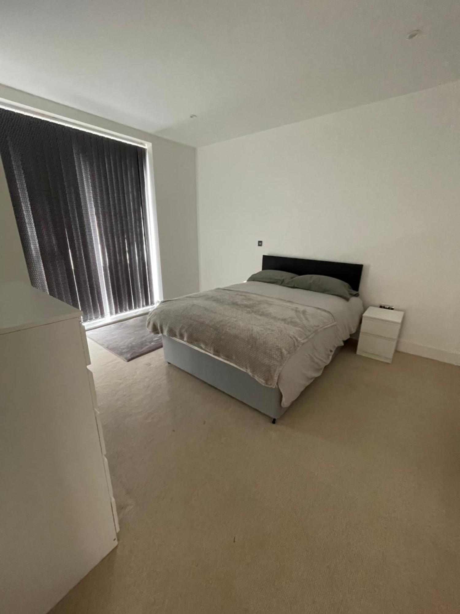 Luxury Top Floor Penthouse Apartment Near Heathrow London Bagian luar foto