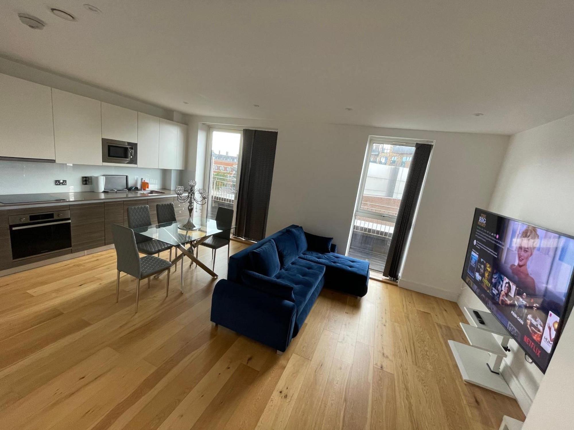 Luxury Top Floor Penthouse Apartment Near Heathrow London Bagian luar foto