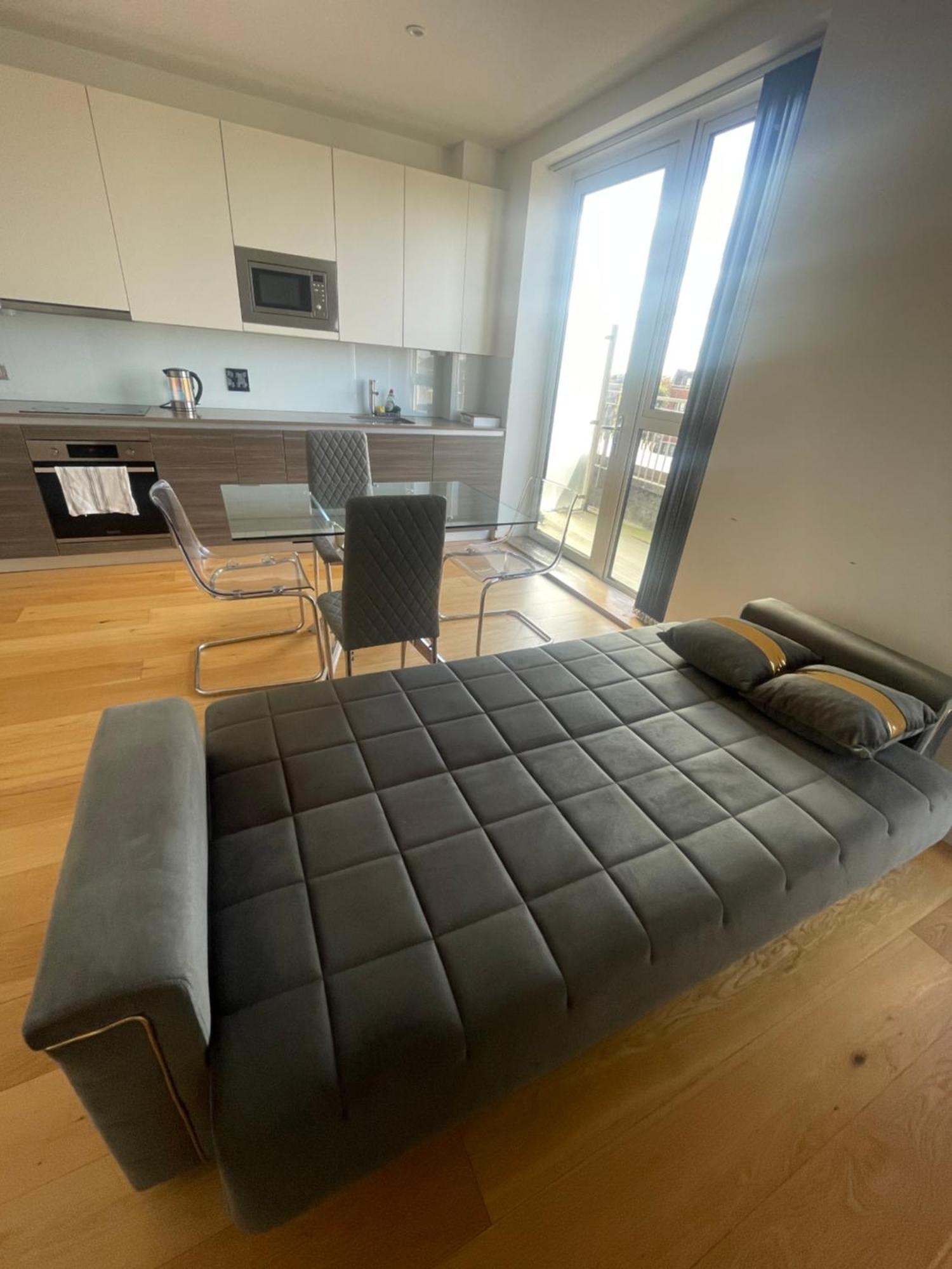 Luxury Top Floor Penthouse Apartment Near Heathrow London Bagian luar foto